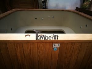 Badestamp i plast firkantet jacuzzi TimberIN 17