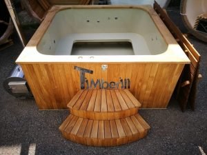 Badestamp i plast firkantet jacuzzi TimberIN 26